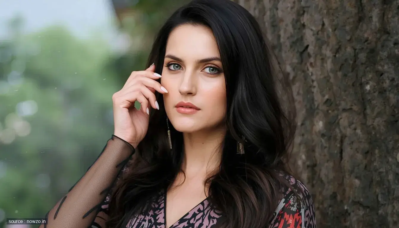 Tara Sutaria Reveals Dyscalculia Struggle, Relies on Father for Finances